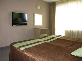 Отель Albizia Beach Hotel Варна Двухместный номер с 1 кроватью или 2 отдельными кроватями и видом на море-2